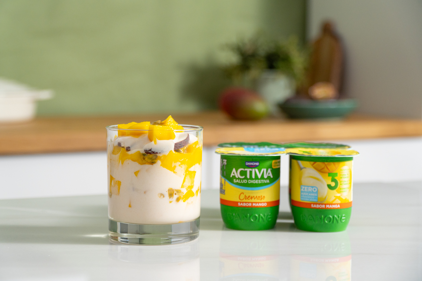 Parfait tropical com o novo Activia cremoso Manga 00%